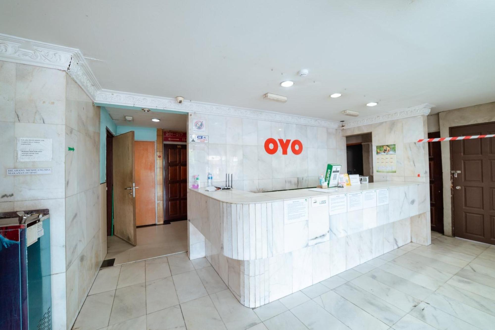 Oyo 90208 Milion Inn Miri Buitenkant foto