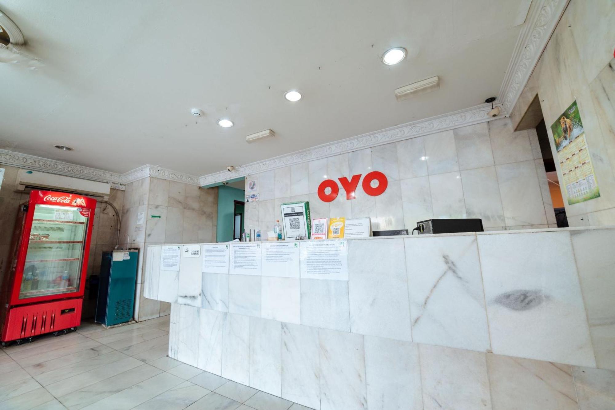 Oyo 90208 Milion Inn Miri Buitenkant foto