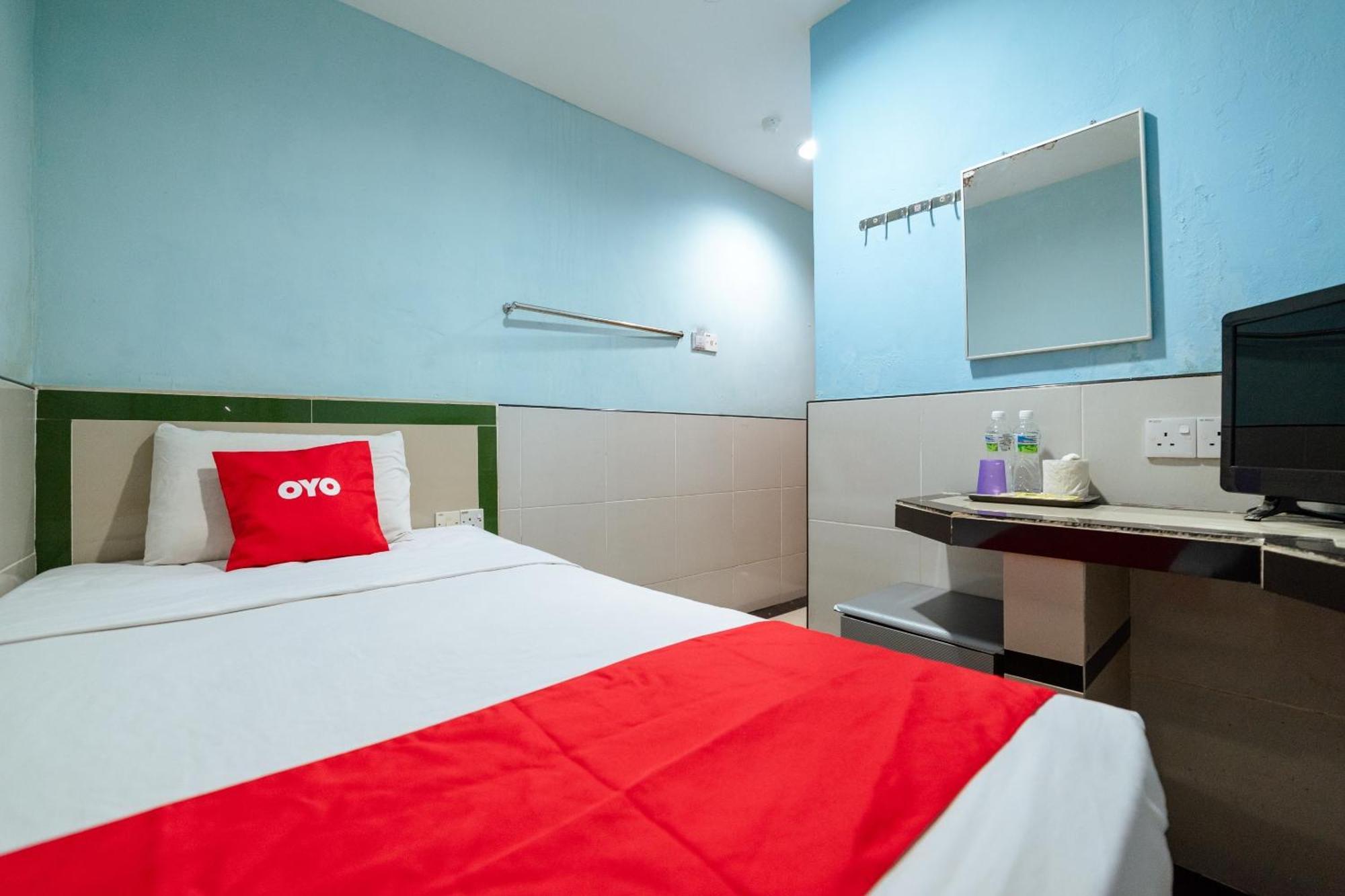 Oyo 90208 Milion Inn Miri Buitenkant foto