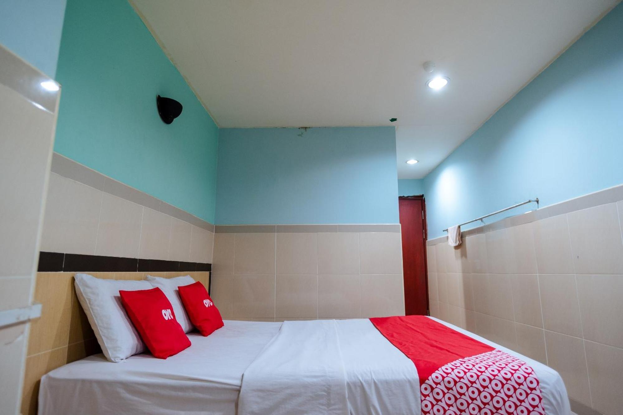 Oyo 90208 Milion Inn Miri Buitenkant foto