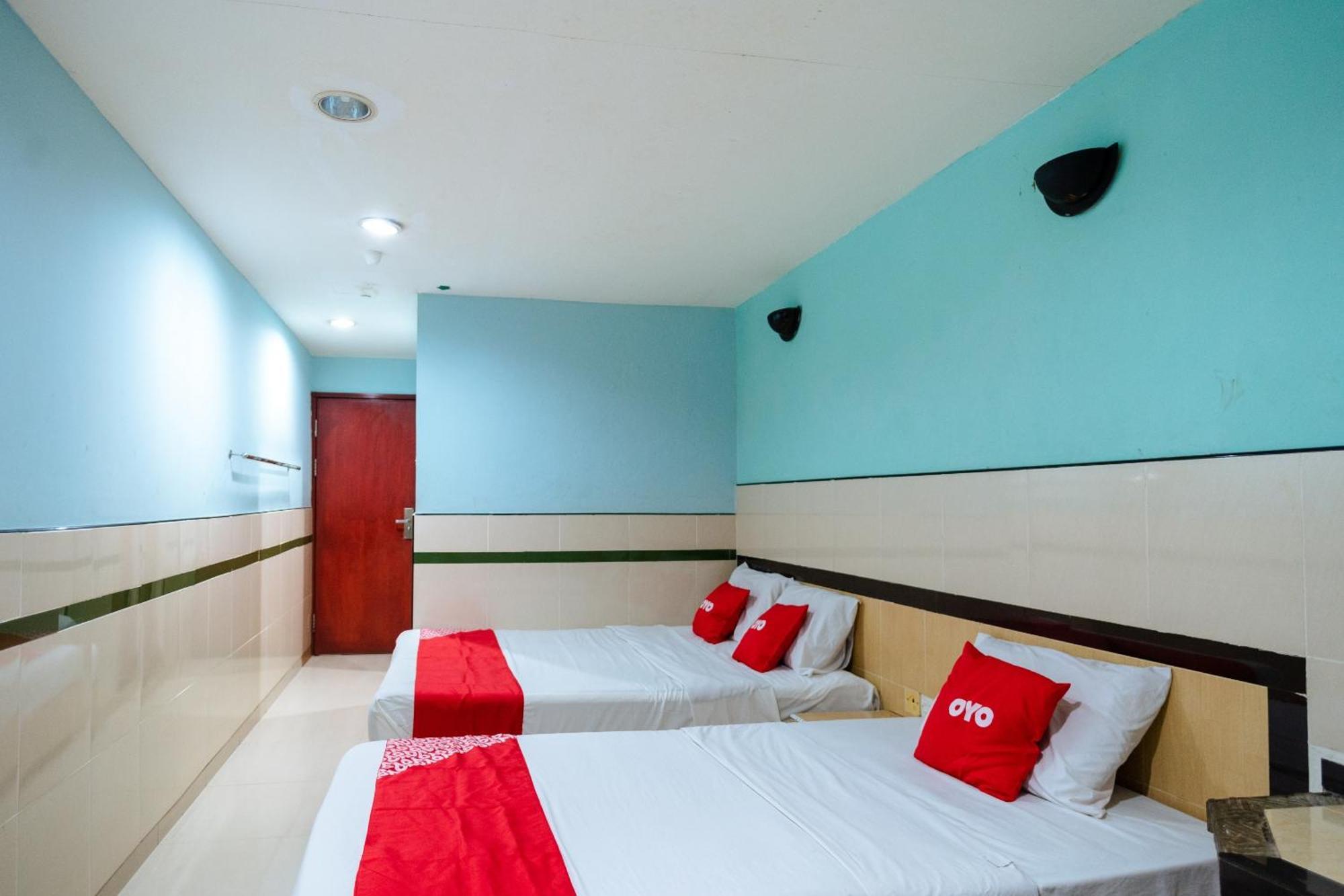 Oyo 90208 Milion Inn Miri Buitenkant foto