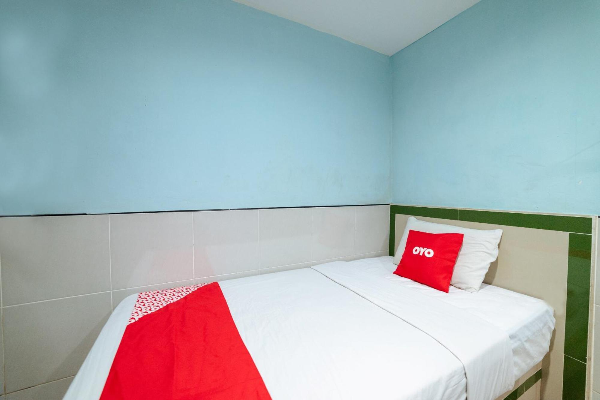 Oyo 90208 Milion Inn Miri Buitenkant foto
